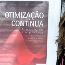 Mulheres pela Ciências Exatas: Elizabeth Wegner Karas é professora apaixonada pela sala de aula que inspira alunos dentro e fora da universidade