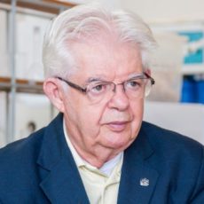 ANTÔNIO SÁLVIO MANGRICH, DO DQUI,  RECEBERÁ O TÍTULO DE PROFESSOR EMÉRITO DA UFPR