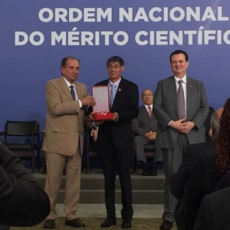 Yuan Jinyun, professor do Setor de Exatas, é destaque na Matemática